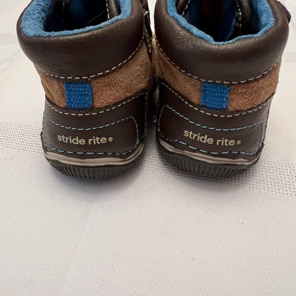 Stride rite size 4.5 - Picture 3 of 4